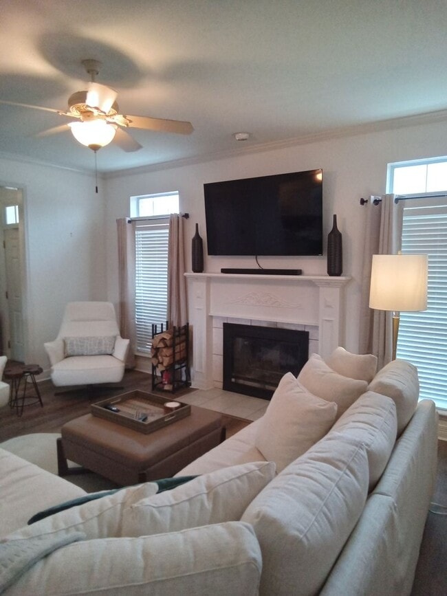 Building Photo - ****JUNIPER PLACE***