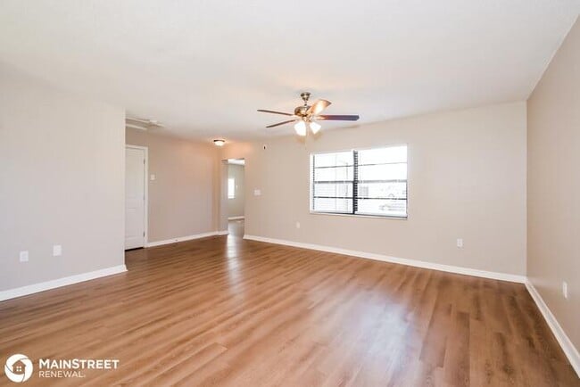 Building Photo - 3124 Newtown Blvd, Sarasota, FL 34234
