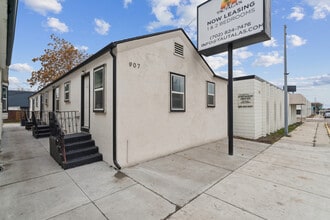 Building Photo - 907 2nd St S