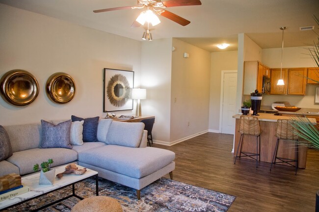 The Manor Homes of Eagle Glen - Apartments in Raymore, MO | Apartments.com