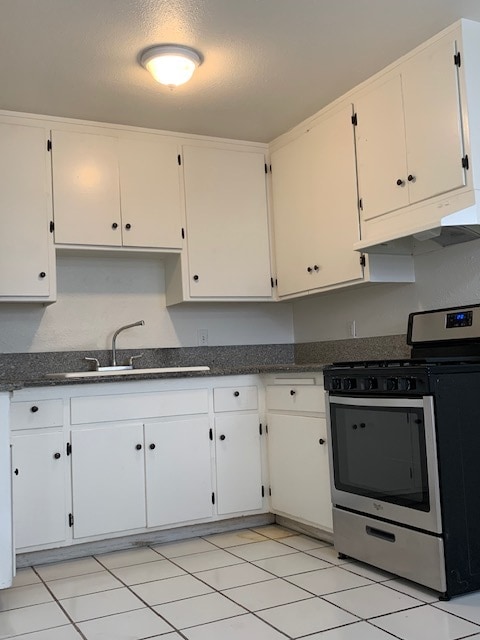 Kitchen - 3733 Durfee Ave