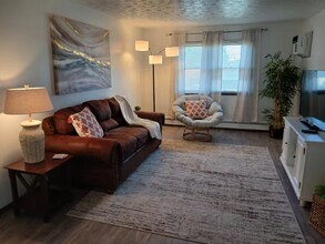 Building Photo - 8421 Colwyn Ct