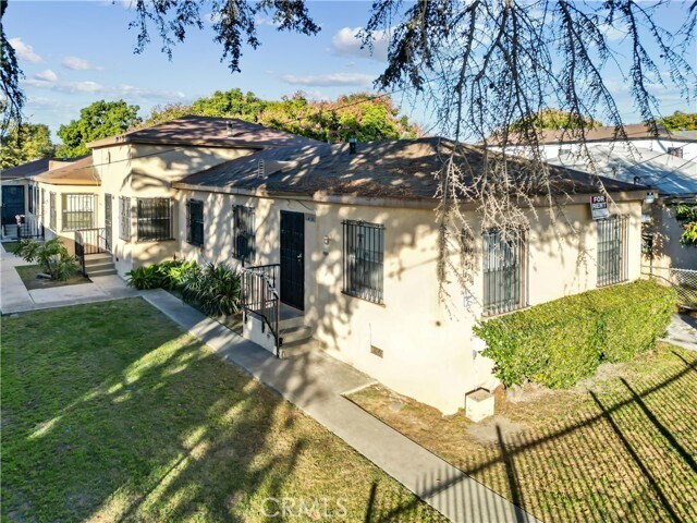Foto principal - 1419 E 108th St