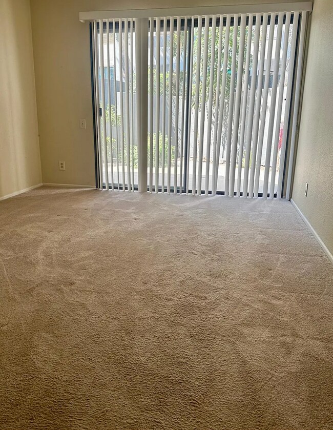 Foto del edificio - 2491 Chandler Ave
