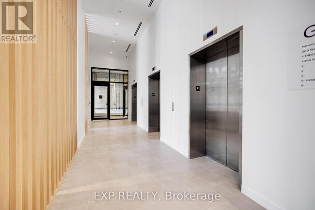 Building Photo - 3009-3009 Novar Rd