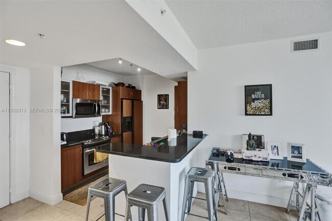 Foto del edificio - 18800 NE 29th Ave