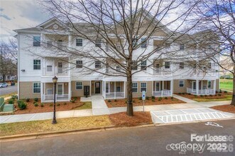 Building Photo - 17905 Delmas Dr