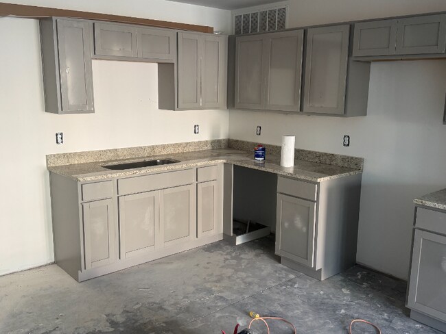 Foto del edificio - 1315 Cedar Ln