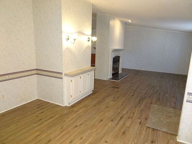 Foto del edificio - 363 Goldsmith Rd