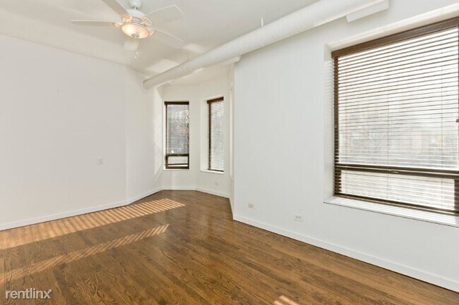 Building Photo - 501 N Wells St