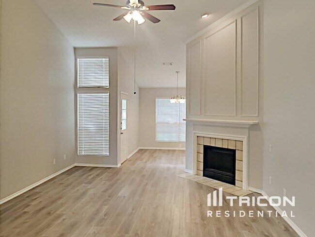 Foto del edificio - 2601 Country Creek Ln