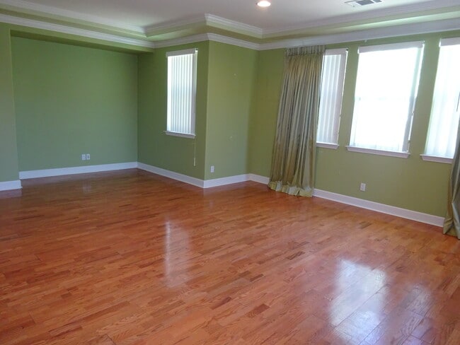 Building Photo - 3100 Tewksbury Way