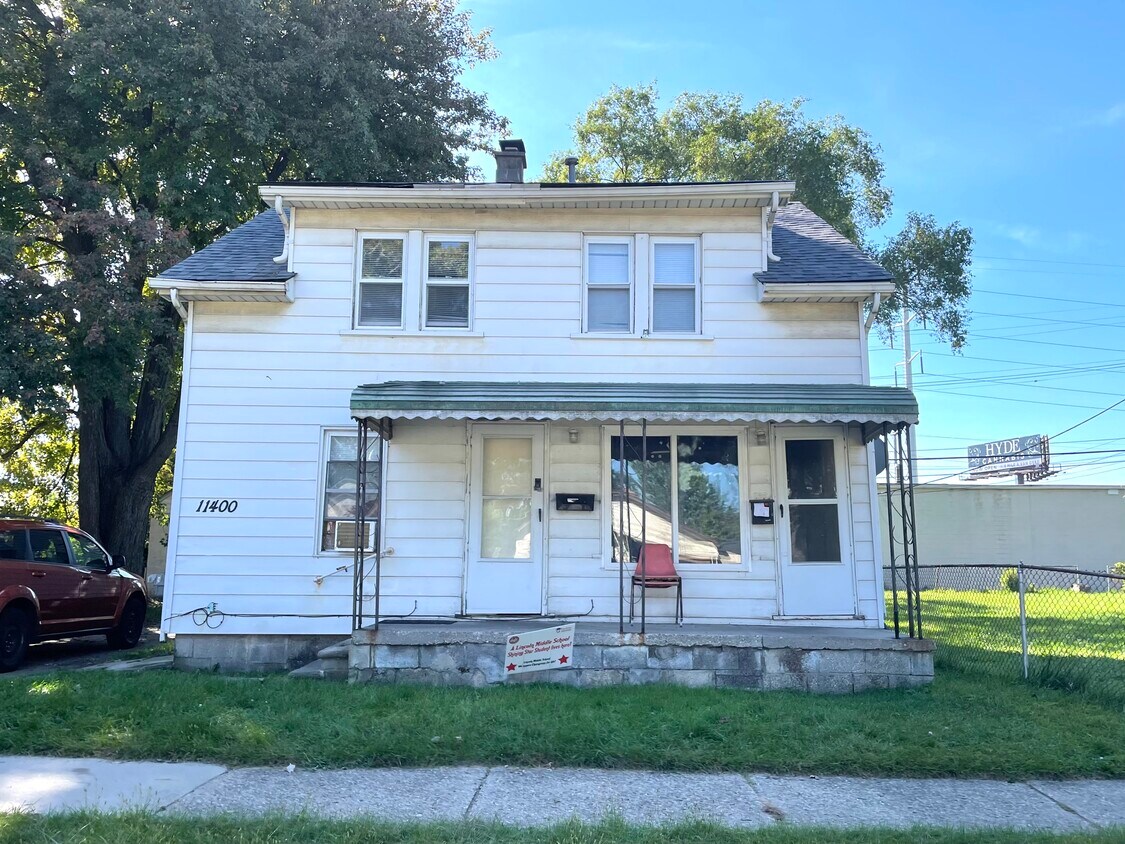 Front - 11400 Rivard Ave
