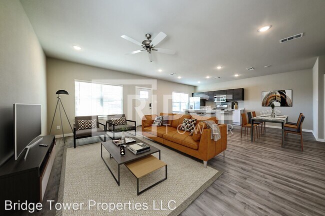 Building Photo - 4 br, 2.5 bath House - 4419 Lassen Trail
