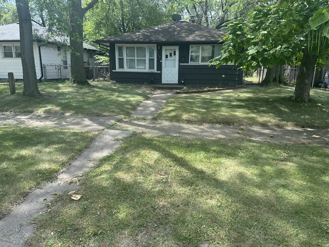 Building Photo - 14612 Shepard Dr