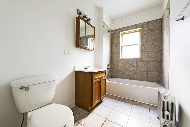 Foto del edificio - 7109-15 S Ridgeland Ave 1736-44 E 71st Pl Chicago, IL 60649