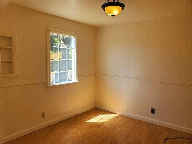 Building Photo - 2 br, 1 bath House - 2814 Holman Street
