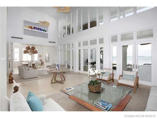 Building Photo - 260 Harbor Dr