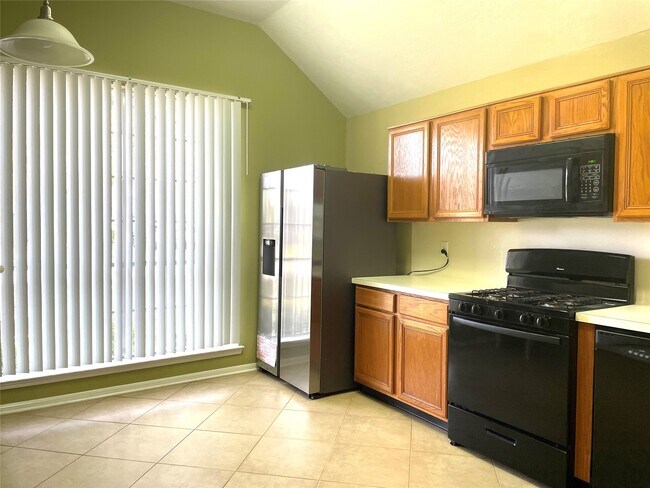 Building Photo - 11010 Springsong Dr