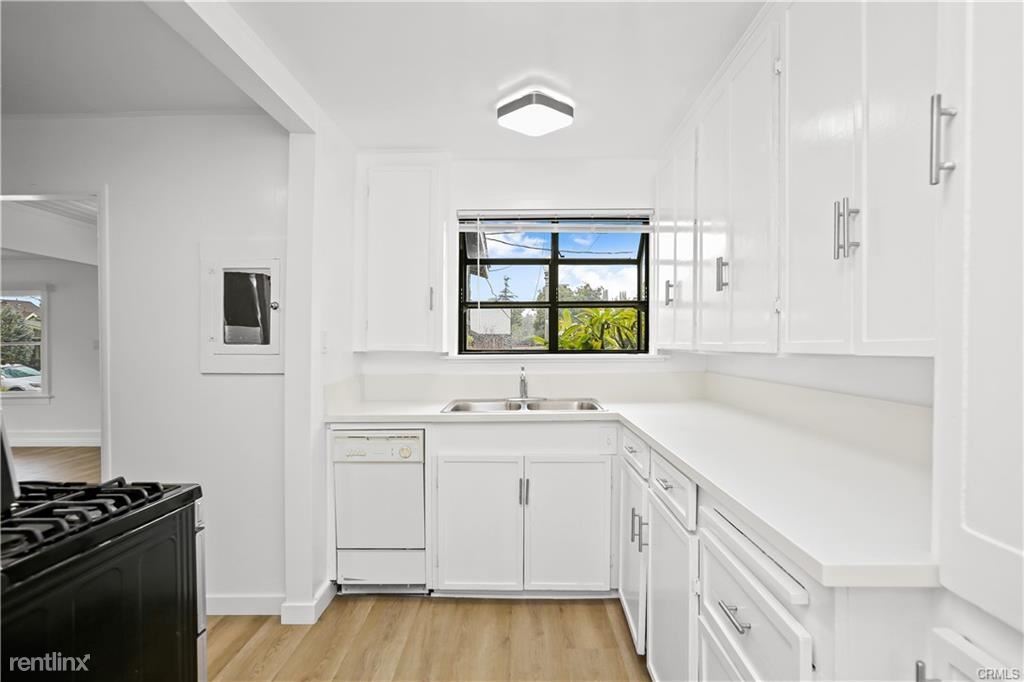 Primary Photo - 3 br, 1 bath House - 331 N Olive St