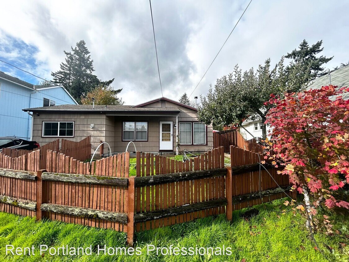 Primary Photo - 4 br, 1.5 bath House - 1223 NE 75th Avenue