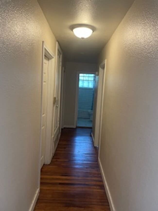 Building Photo - 3/2 Three Blocks to Tarleton