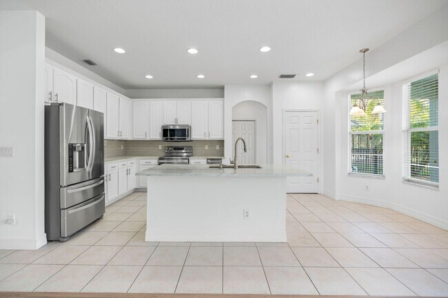 Foto del edificio - 10888 Cory Lake Dr