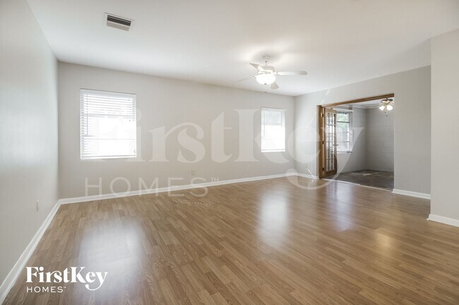 Building Photo - 1381 Viburnum Ln