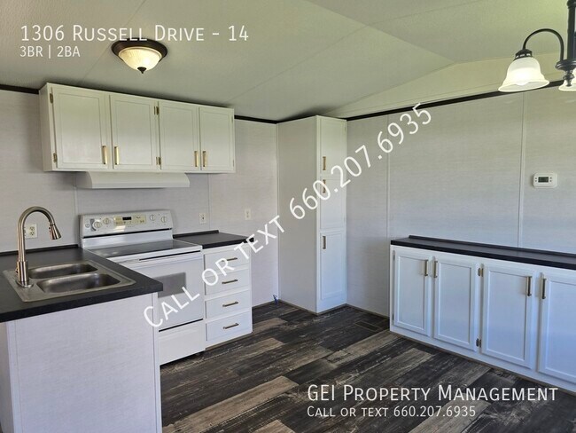 Foto del edificio - 1306 Russell Dr