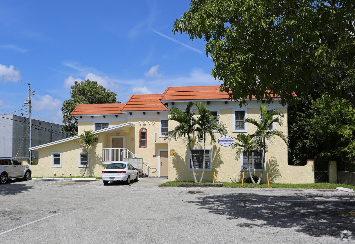 Building Photo - 1317 N Dixie Hwy