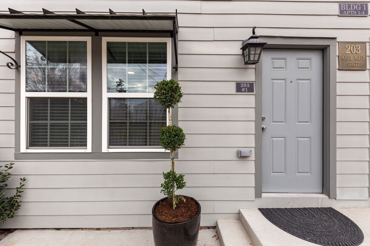 Foto principal - 203 N Milby St