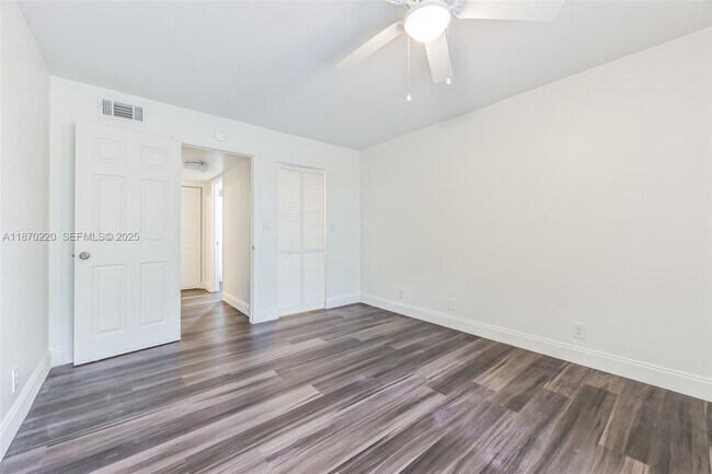 Foto del edificio - 480 NW 20th St