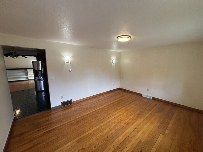Foto del edificio - 39 Huntington Rd