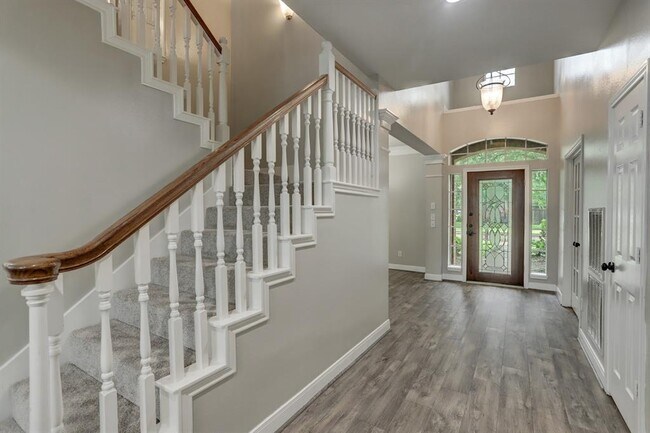 Building Photo - 1806 Cross Spring Dr