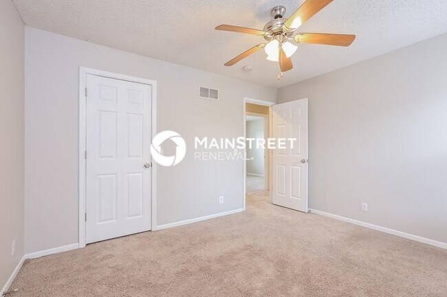 Foto del edificio - 3 Bedroom Pet-Friendly Home in Kearney, MO...