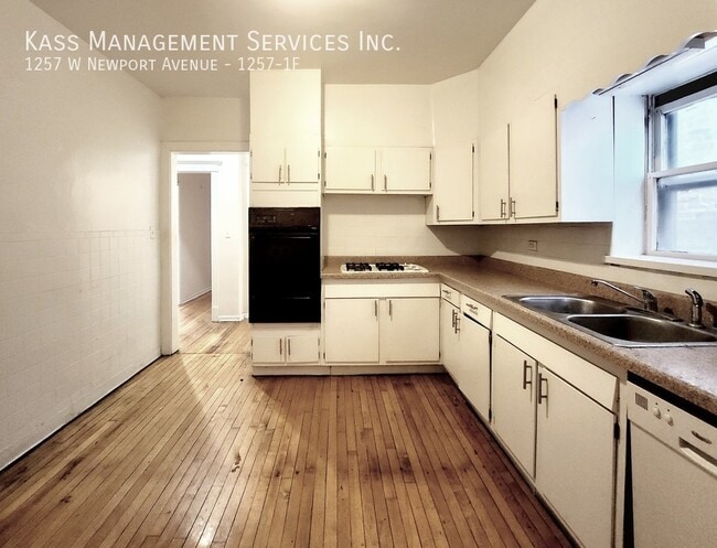 Building Photo - Lakeview/Southport Corridor 2-Story 3 Bed ...