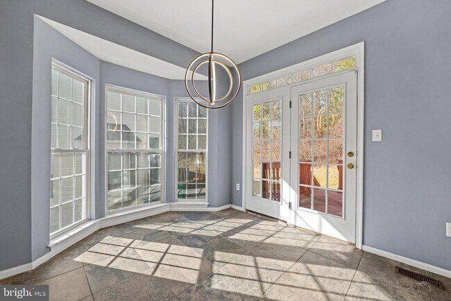 Building Photo - 4012 Meadow Trail Ln