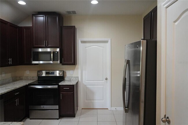 Foto del edificio - 2212 Lennox Dale Ln