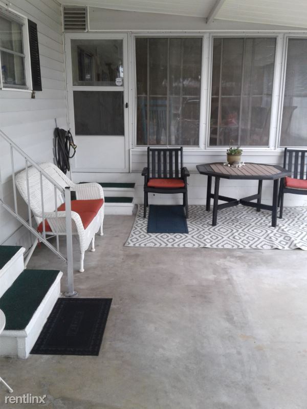 Building Photo - 207 49th Ave Dr W