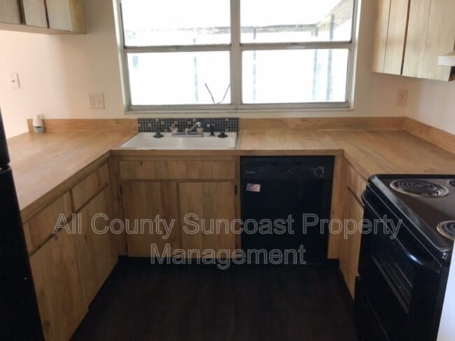 Building Photo - 893 16th Way