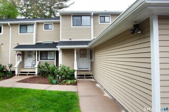 Building Photo - 17 Wiggins Farm Dr