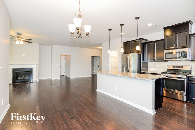 Foto del edificio - 618 Gardenbrook Trl