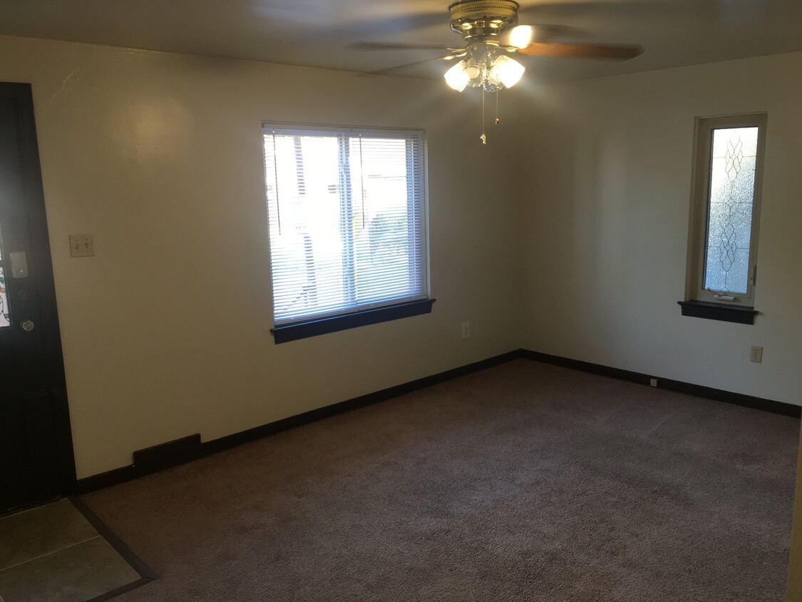 Building Photo - 93 N Starr Ave