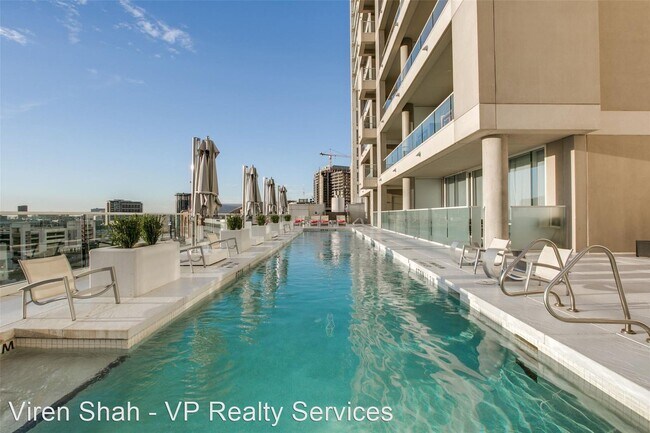 Building Photo - 1 br, 1 bath House - 2408 Victory Park lan...