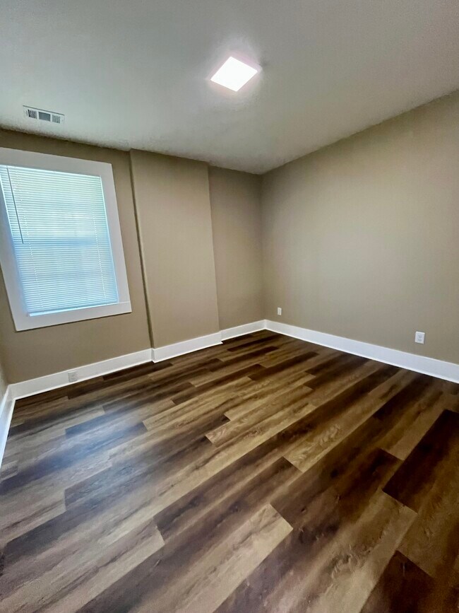 Foto del edificio - 3547 Brookdale Ave