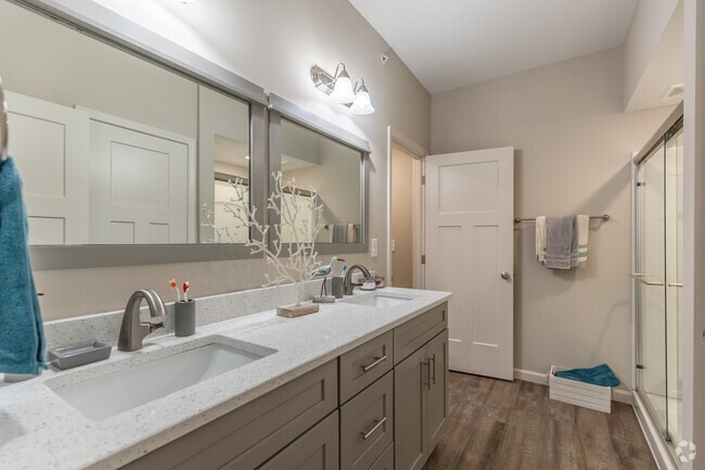 2HAB, 2BA - 1,260 ft² - Baño - Hawthorne Ridge Apartments