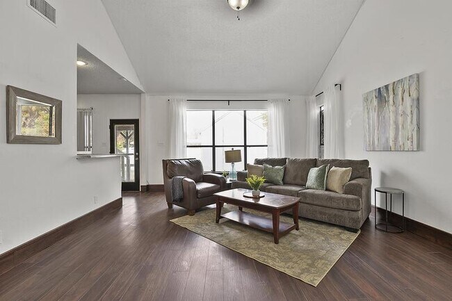 Foto del edificio - 2216 Brookhaven Dr
