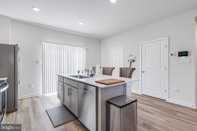 Foto del edificio - 345 Soft Rush Ln