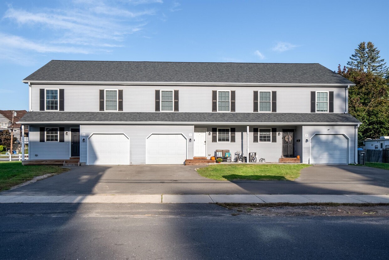 3 Talmadge St, Bristol, CT 06010 Townhome Rentals in Bristol CT