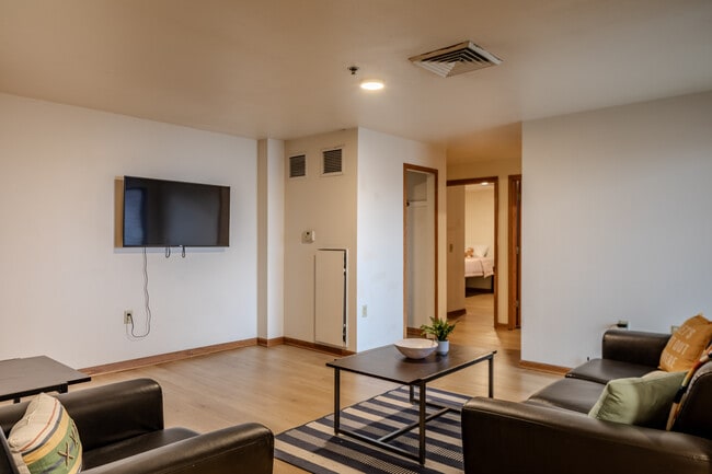 Building Photo - Collegiate Campus Apartments